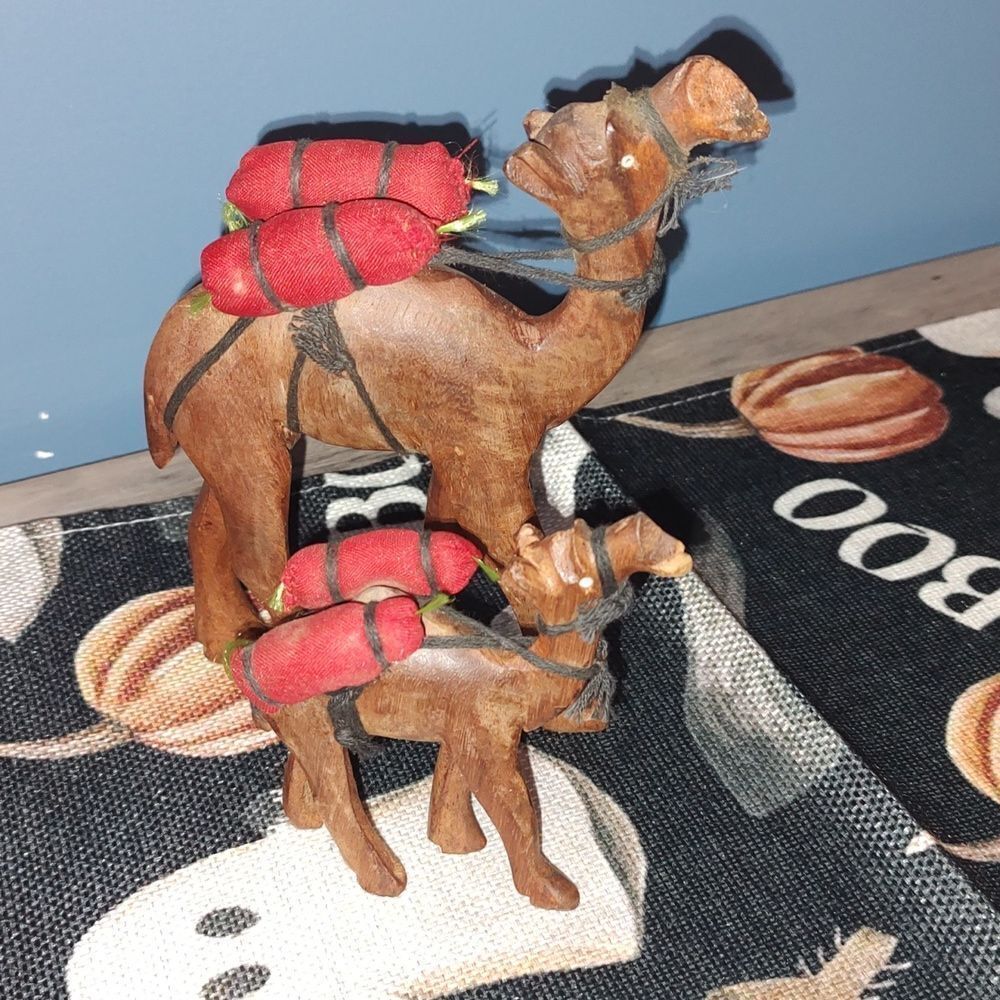 Camel's hand carved wooden vintage figurine set